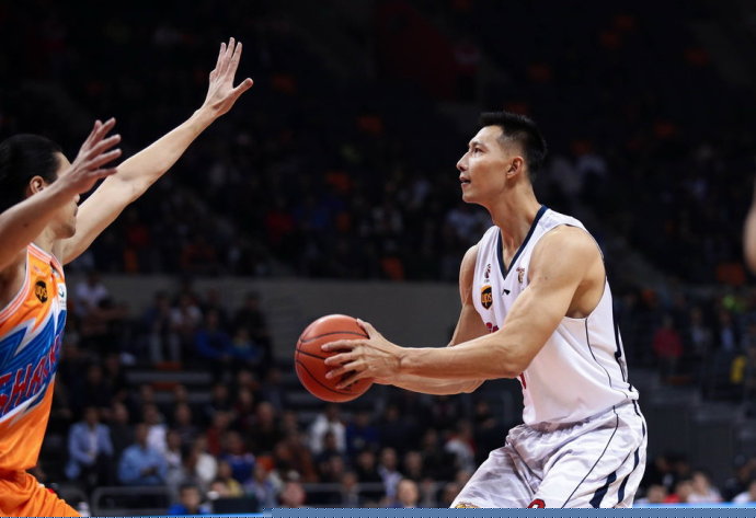 胡尔克完成职业生涯500球里程碑，球迷打出巨型TIFO致敬