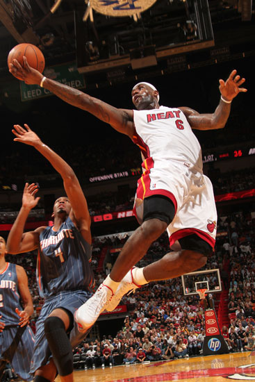 前锋突破射门命中率持续上升