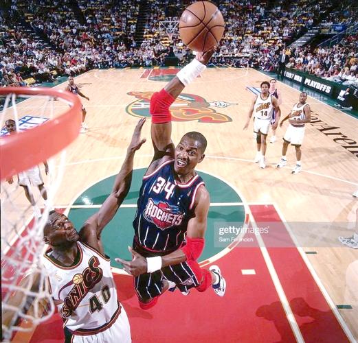 北青：U18男足先和上海当地球队热身；2支国少也有望本月集训