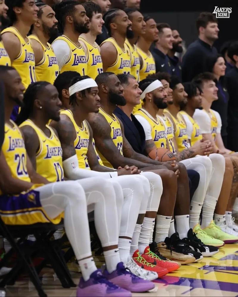 《星空》官方解释没有韩语的原因：本地化太费钱