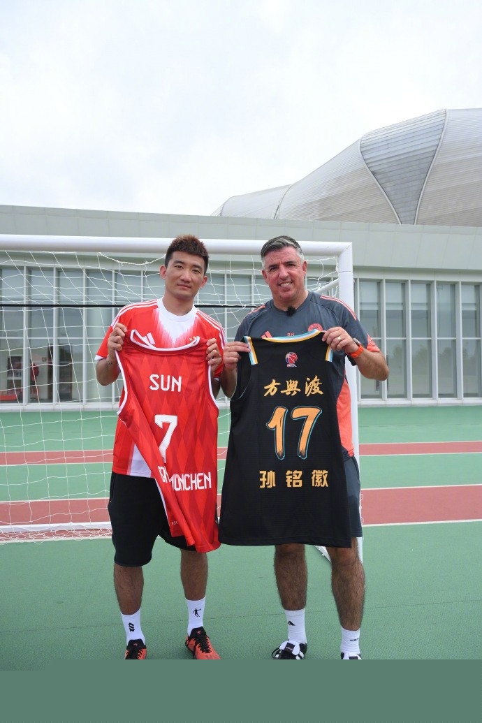 上海主帅战术布置引赞赏