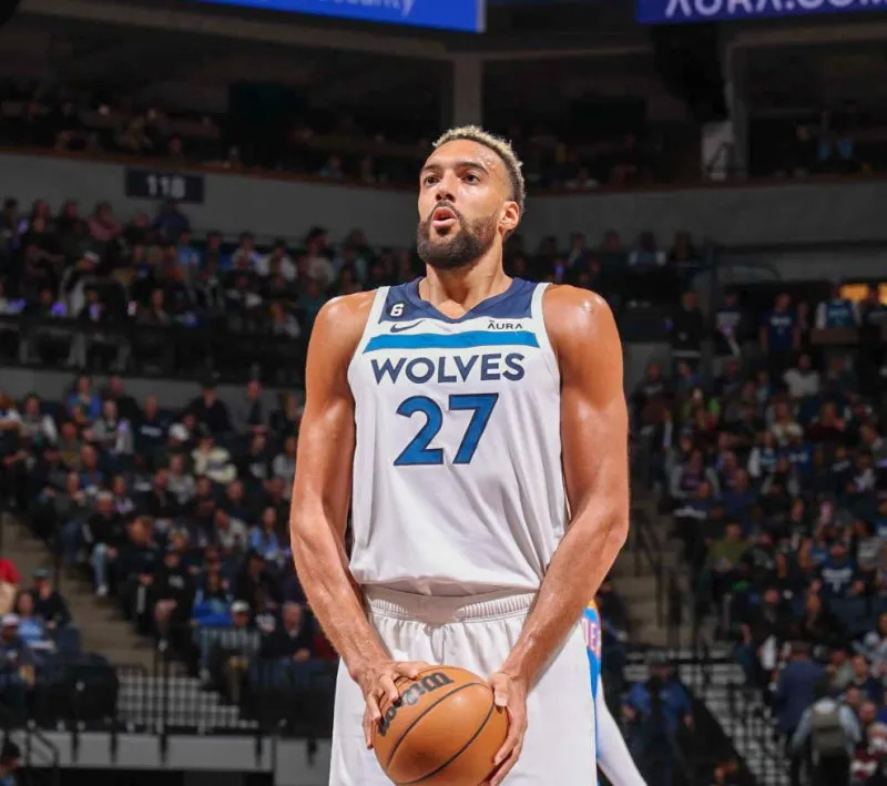 英超 ｜車路士贏波輸紀錄 彭馬射失12碼 英超完美極刑紀錄告終